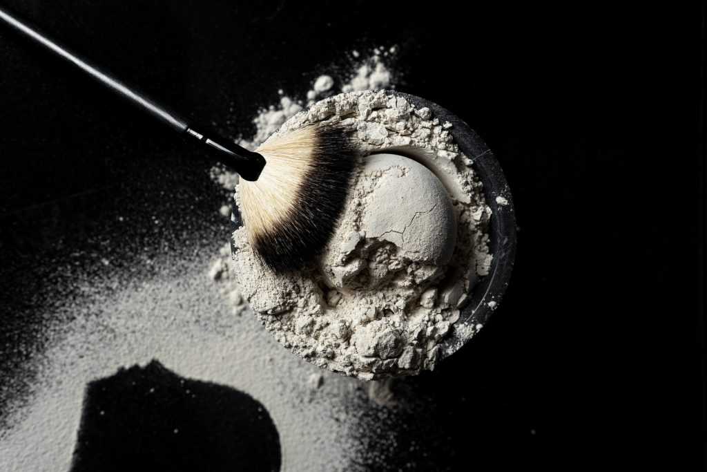 Maskaolin clay cosmetic-grade natural detoxifier